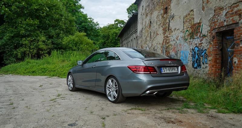 Mercedes-Benz Klasa E cena 104550 przebieg: 148500, rok produkcji 2017 z Gliwice małe 631